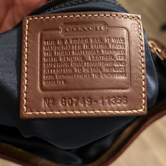 Holiday Coach bucket bag - Picture 5 of 5